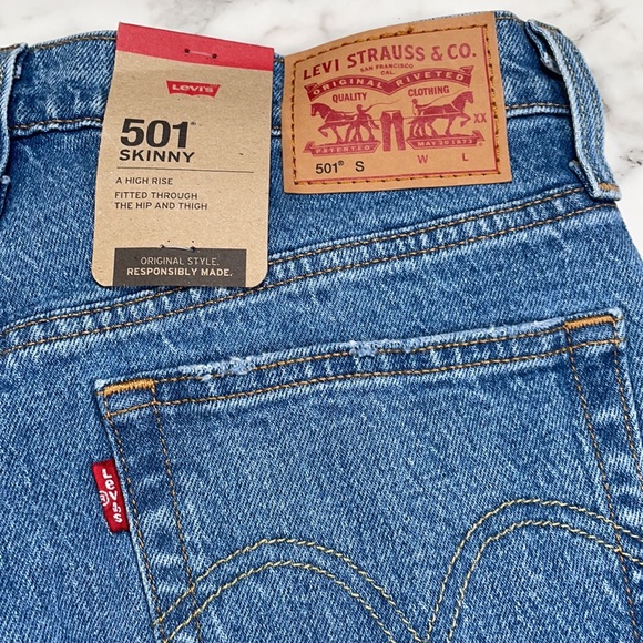 24 HR SALE ONLY Levi’s 501 High Rise Raw Hem Jeans - Picture 5 of 6